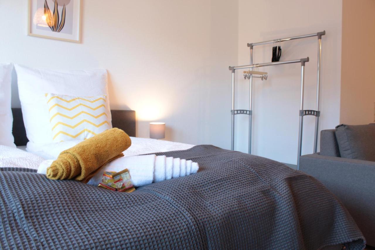 Zentral. Stylisch. Balkon & Parkplatz. Netflix Apartment Holzgerlingen Ngoại thất bức ảnh